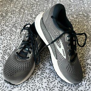Brooks Addiction GTS 15 - Size 8.5 womens